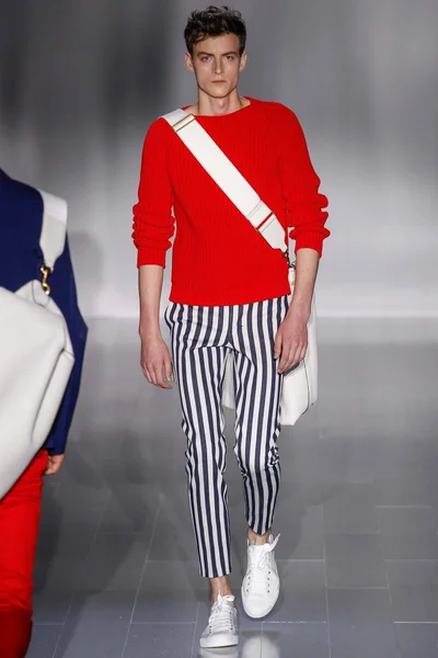 Look 17